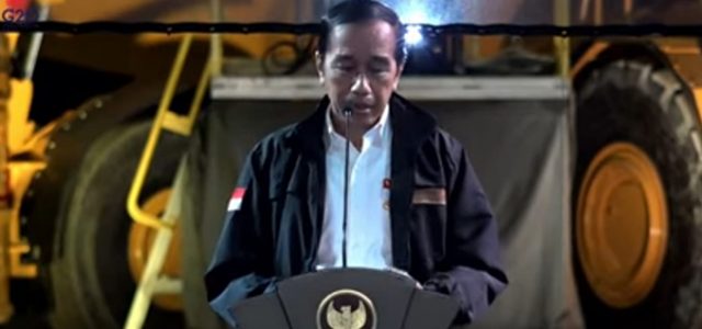 Jokowi Melihat Lebih Dekat Pertambangan Freeport Indonesia