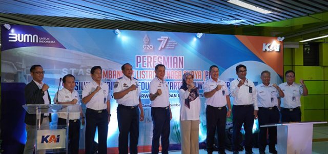 Pasang PLTS di Satsiun Gambir, Upaya PT KAI Turunkan Emisi Karbon