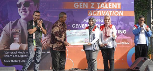 Dukung Transisi Green Energy, Pertamina Kenalkan Solar Panel Kepada Siswa SMA Balikpapan