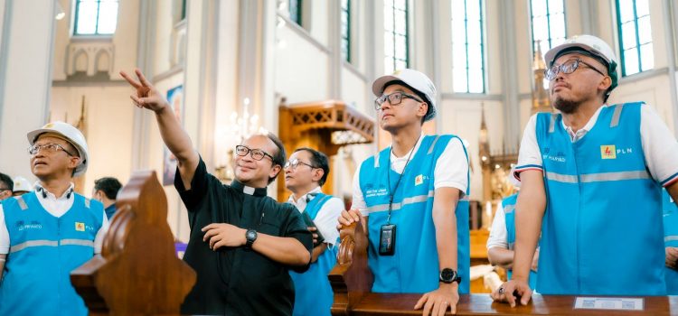 Dirut PLN Tinjau Kesiapan Pasokan Listrik Siaga Nataru di Gereja Katedral Jakarta