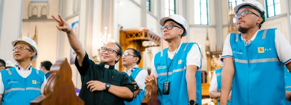 Dirut PLN Tinjau Kesiapan Pasokan Listrik Siaga Nataru di Gereja Katedral Jakarta