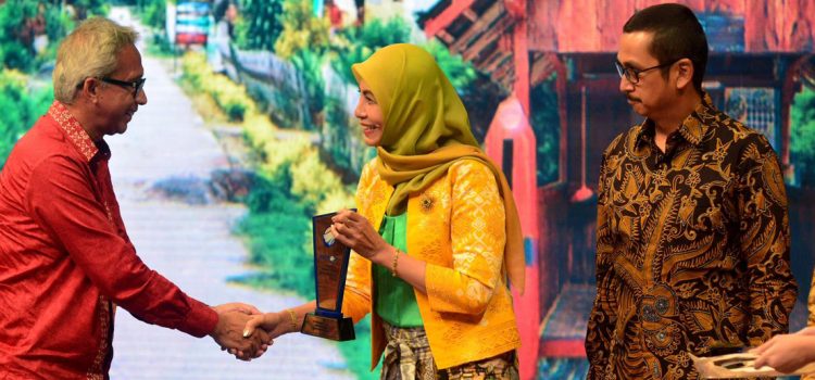 Jaga Perekonomian di Tengah Pandemi, PLN Raih Penghargaan BUMN Berprestasi