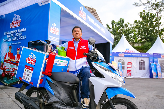 Dirut Pertamina Patra Niaga Tinjau Kesiapan Layanan Nataru di Tol Trans-Jawa
