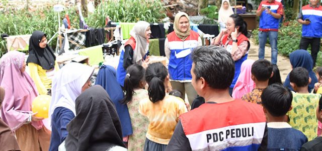 Peduli Korban Bencana Cianjur, Pertamina PDC Serahkan Bantuan Hingga Trauma Healing