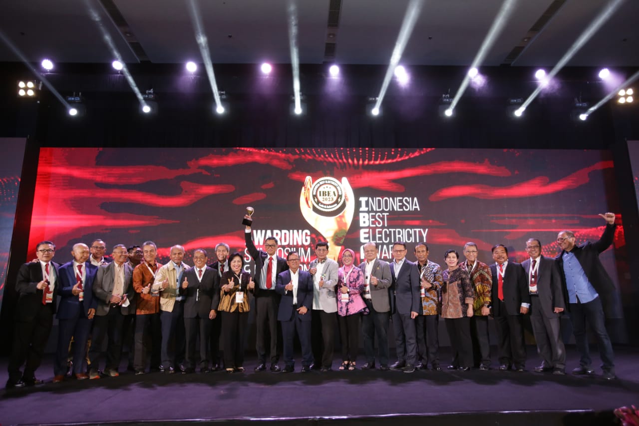 Bawa PLN Jadi Leading Sector Dalam Transisi Energi, Darmawan Kembali Sabet Penghargaan