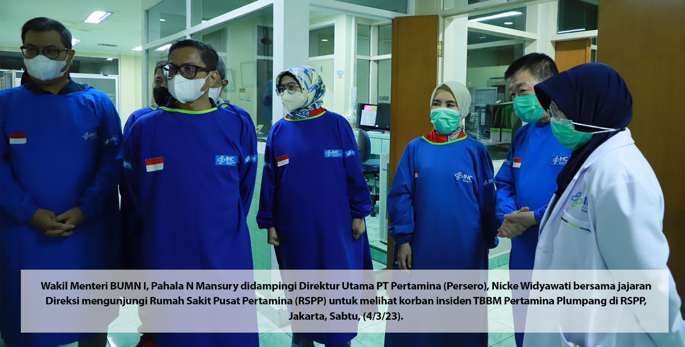direksi-pertamina-jenguk-korban-insiden-plumpang-di-rspp