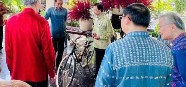 Melalui YBLL, Pertamina Siapkan 10 Sepeda Bambu untuk Kepala Negara ASEAN