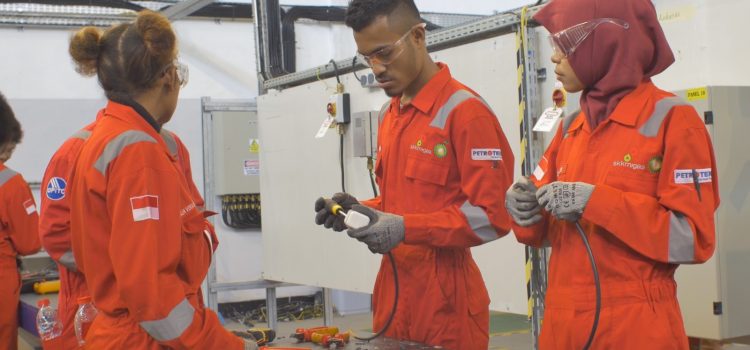 Hingga Saat ini, bp Kucurkan US$ 40 Juta untuk Program Sosial di Tangguh