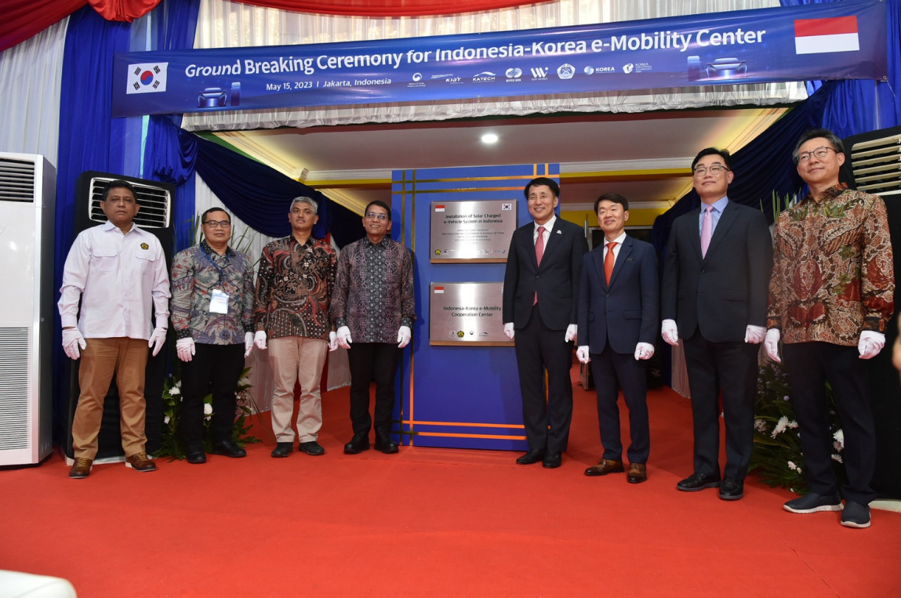Top, Servis Center Kendaraan Listrik Disiapkan