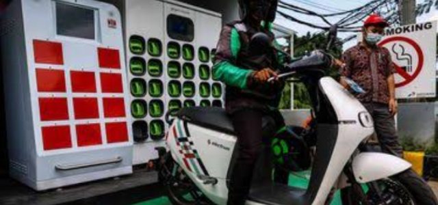 Hingga 2030, Kementerian ESDM Targetkan Bangun 67 Ribu Stasiun Penukaran Baterai dan 32 Ribu Stasiun Pengisian Baterai