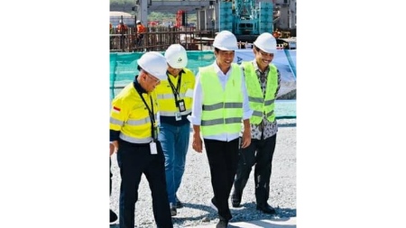 Jokowi Optimistis Smelter AMNT Tuntas Pertengahan 2024