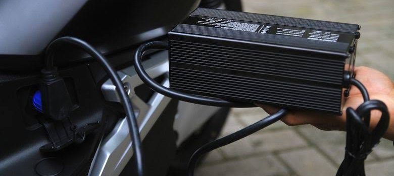 Swap Baterai di SPBKLU, Terobosan Pemerintah Siapkan Infrastruktur Percepatan Konversi Motor Listrik