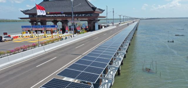 PLTS Garapan PTBA Di Tol Bali Mandara Sukses Turunkan Emisi