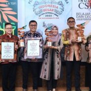 Nicke Widyawati Jadi Bintang CSR di Indonesia Best Social Responsibility Awards 2023