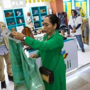Eksis di INACRAFT, Istri Menkop dan UKM Apresiasi Produk Unik dan Berkelas Besutan 29 UMKM Binaan PLN
