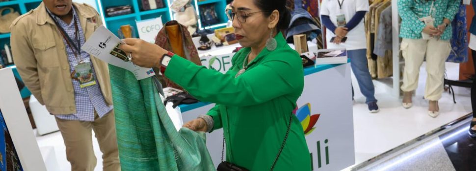 Eksis di INACRAFT, Istri Menkop dan UKM Apresiasi Produk Unik dan Berkelas Besutan 29 UMKM Binaan PLN