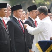 Dua Pegawai PLN Terima Anugerah Satyalancana dari Presiden RI