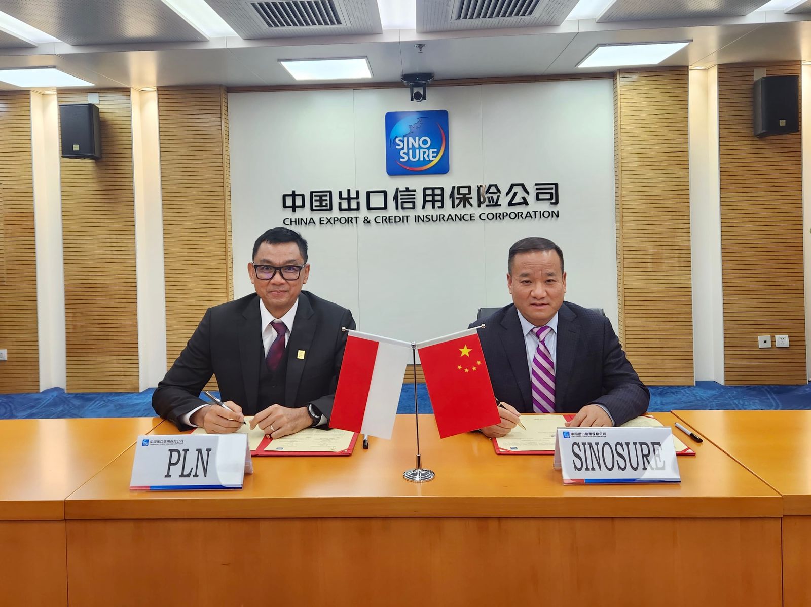 Perkuat Pendanaan Hijau, PLN, dan Lembaga Penjamin Investasi China Teken MoU