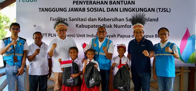 Dukung Pengembangan Wisata Papua, PLN Salurkan Bantuan Sanitasi Fasum di Pulau Sapomi, Biak