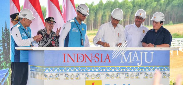 Hadirkan 100% Energi Bersih di IKN, Presiden Jokowi Groundbreaking Pembangunan PLTS PLN 50 MW