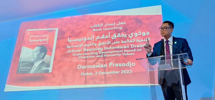 Jadi Inspirasi, Biografi Jokowi Karya Dirut PLN Diluncurkan di Dubai Dalam Bahasa Arab