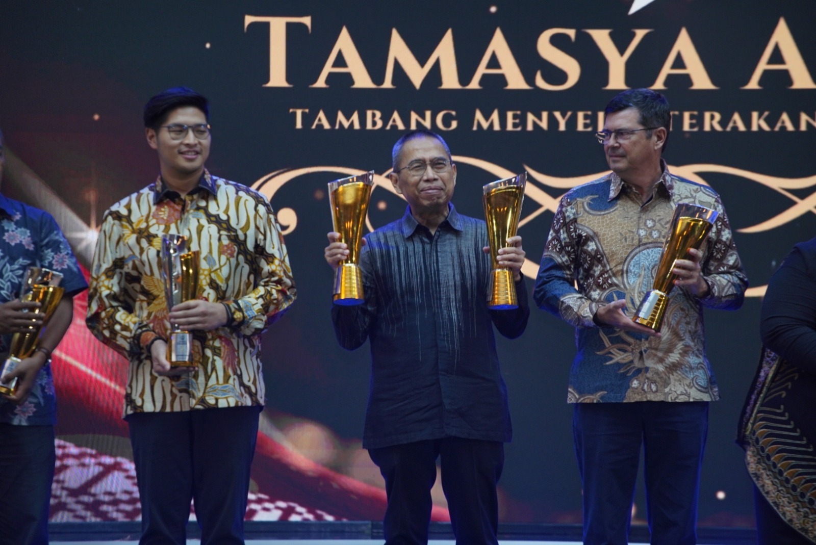 Dua Anak Usaha J Resources Raih Penghargaan ESDM