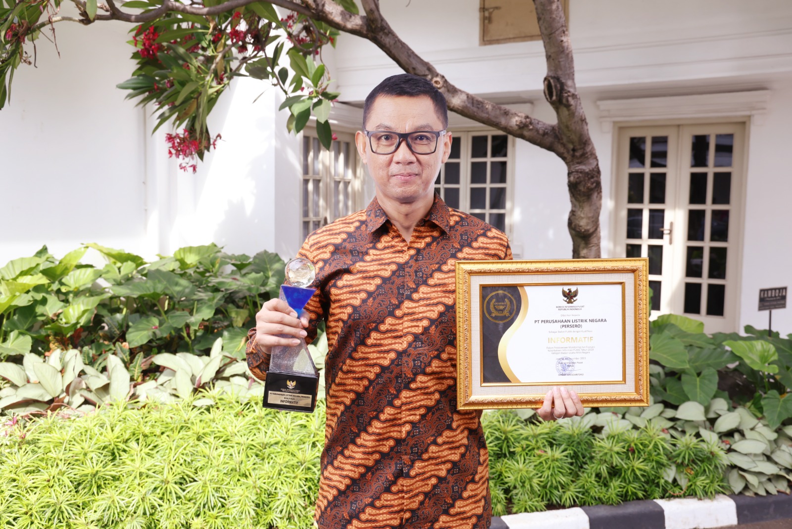 Hadir di Anugerah Keterbukaan Informasi Publik 2023, PLN Raih Predikat Badan Publik "Informatif"