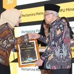 Nicke Widyawati Berhasil Raih Penghargaan Tertinggi Green Leadership Utama dari Kementrian LHK