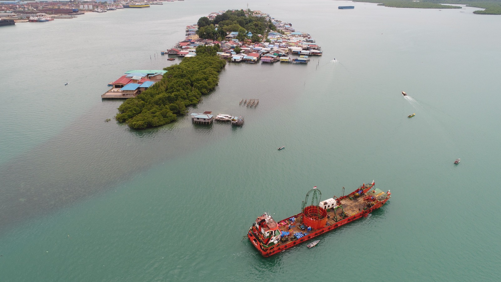 Kabel Laut Batam-Pulau Buluh Sukses Beroperasi, Jelang Ganti Tahun Warga Nikmati Listrik PLN 24 Jam