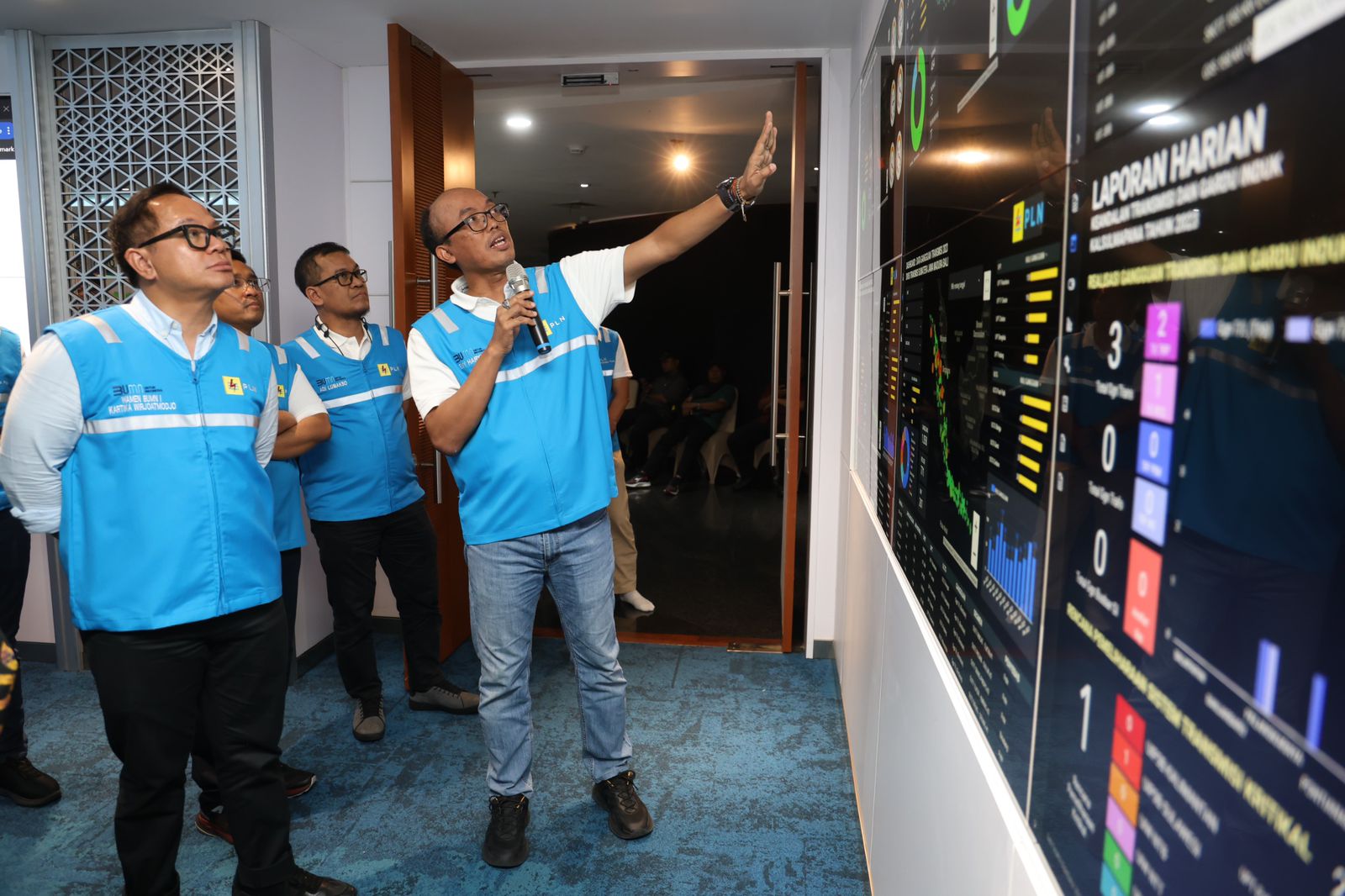 Pantau Posko Siaga, Wamen BUMN Pastikan Kesiapan PLN Amankan Pasokan Listrik Nataru