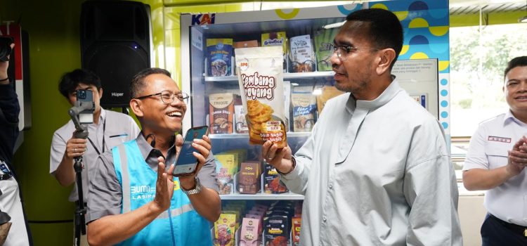 Praktis, Beli Oleh-oleh Khas Jakarta di Vending Machine UMKM Stasiun Gambir