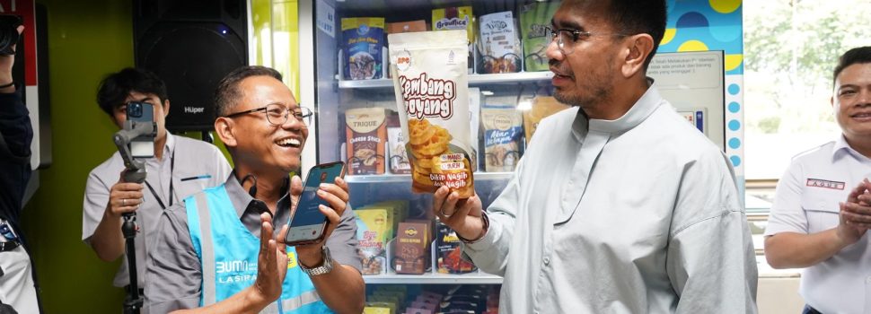 Praktis, Beli Oleh-oleh Khas Jakarta di Vending Machine UMKM Stasiun Gambir