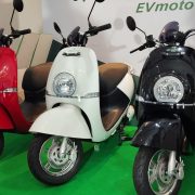 Fasilitasi Karyawan Dengan Motor Listrik, Bluebird Komitmen Jaga Lingkungan