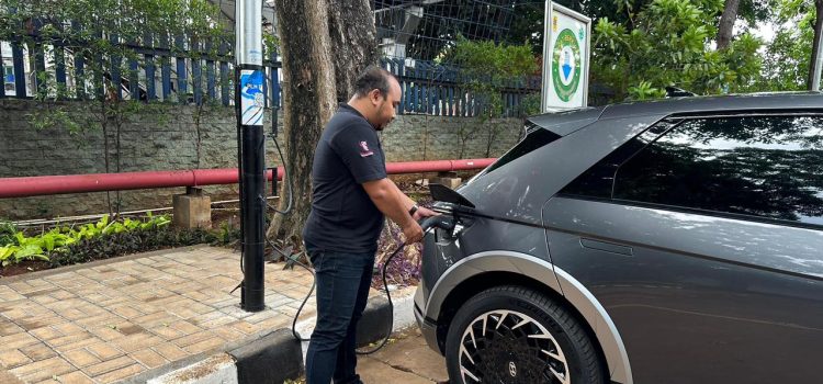 Gandeng Lima Mitra Lagi Bangun SPKLU, PLN Sebut Ekosistem Kendaraan Listrik Kian Kokoh