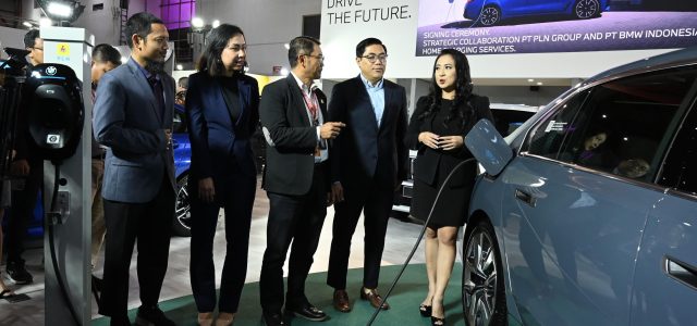 Terkait Program Bundling Layanan Home Charging Services, PLN dan BMW Teken Kerjasama