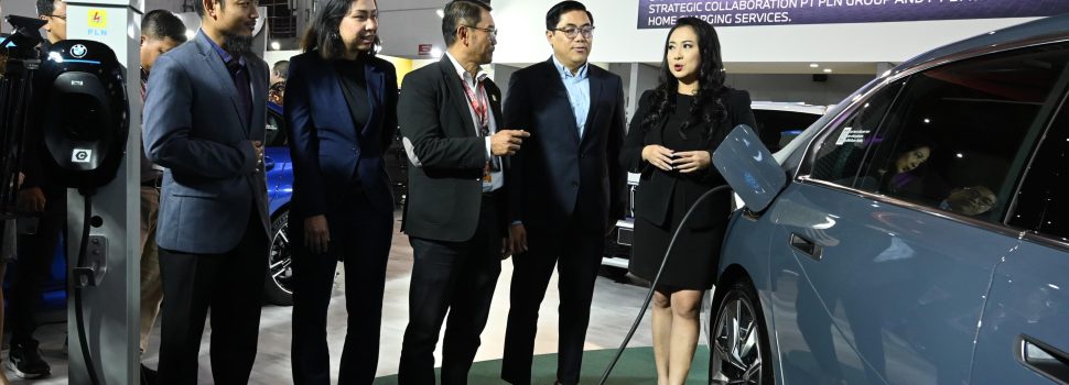 Terkait Program Bundling Layanan Home Charging Services, PLN dan BMW Teken Kerjasama