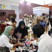 Peminat Banjiri Produk Kerajinan UMK Binaan PLN di INACRAFT 2024