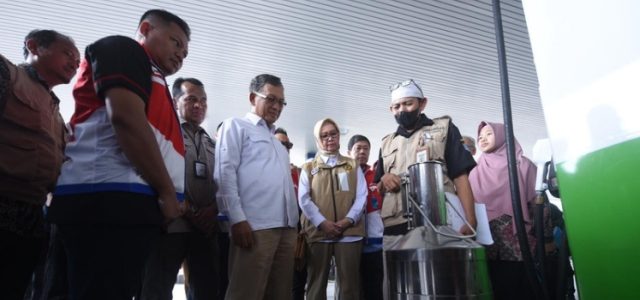 Menteri ESDM Tinjau Kesiapan Pertamina Surabaya Sambut Libur Idulfitri