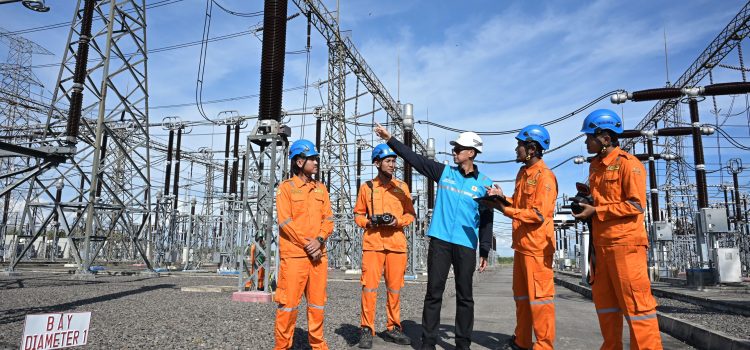 Kunjungi GITET 500 kV Pedan, Dirut PLN Pastikan Kesiapan Sistem Kelistrikan Jawa-Madura-Bali Untuk Layani Lebaran