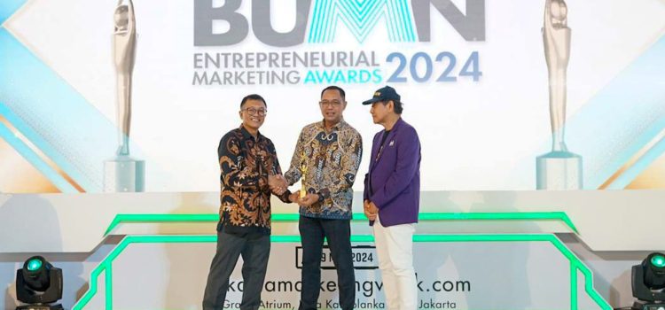 Dinobatkan Sebagai Best of The Best BUMN Entrepreneurial Marketing 2024, PLN Memang Kerenn!!