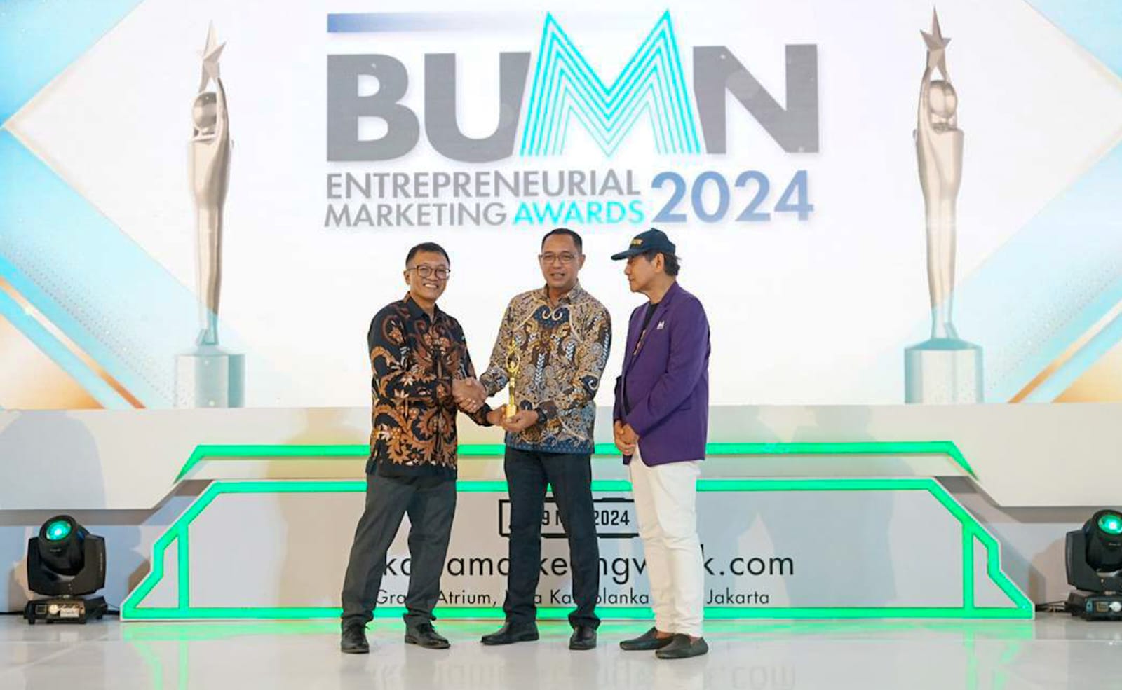 Dinobatkan Sebagai Best of The Best BUMN Entrepreneurial Marketing 2024, PLN Memang Kerenn