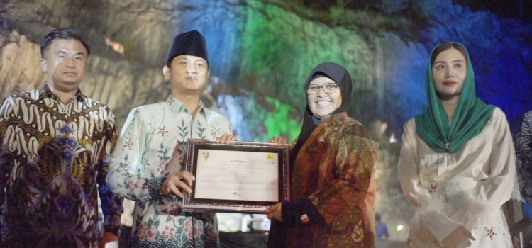Gunakan REC PLN, Pemkab Trenggalek Jadi Inisiator Penggunaan Energi Bersih di Lingkungan Pemerintah Daerah di Jatim