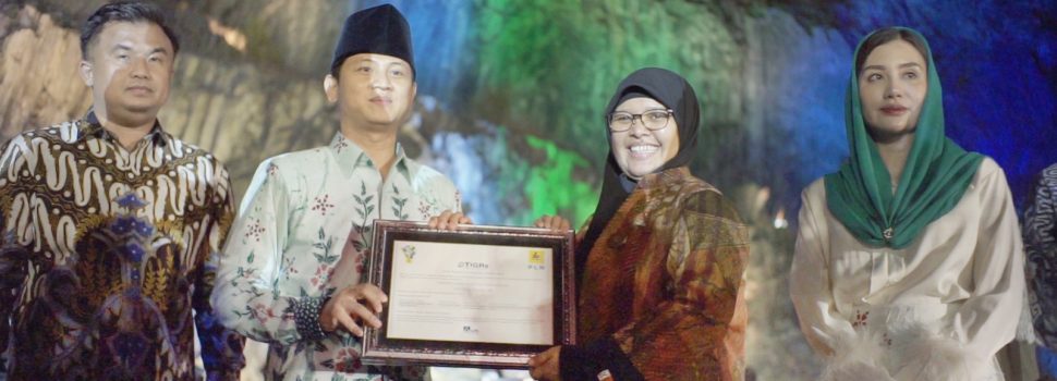 Gunakan REC PLN, Pemkab Trenggalek Jadi Inisiator Penggunaan Energi Bersih di Lingkungan Pemerintah Daerah di Jatim