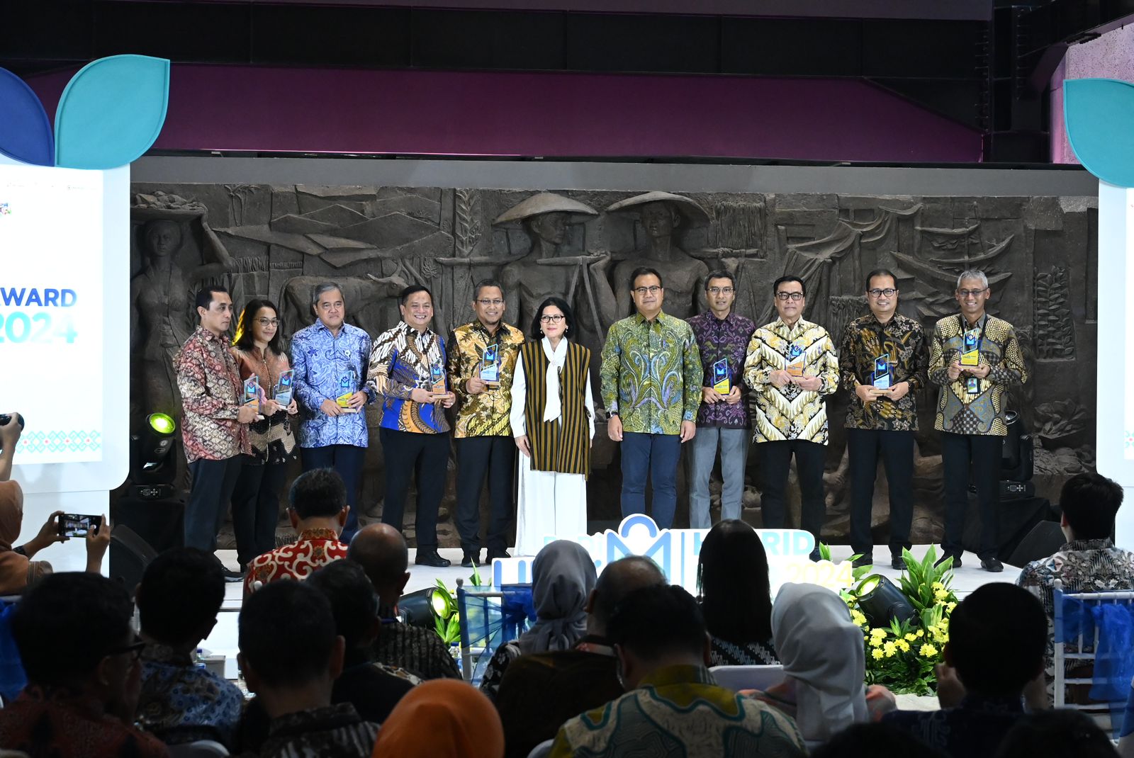 Raih Penghargaan BUMN dengan Belanja B2B Terbaik untuk UMKM 2023, Pertamina Keren!!