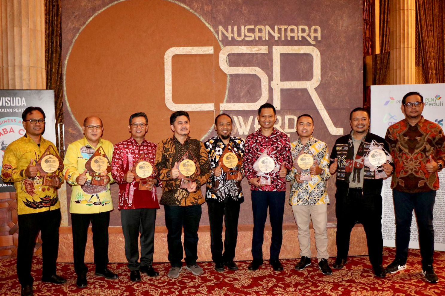 Tak Hanya Fokus pada Kegiatan Bisnis, Dirut PLN Dinobatkan Jadi Pemimpin Transformasi Bisnis Berkelanjutan