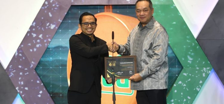Di Ajang IDX Channel Anugerah ESG 2024, Dirut PLN Raih The Most Inspiring ESG Corporate Leader