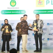 PLN Raih ESG Awards Sektor Energi di Ajang SAFE