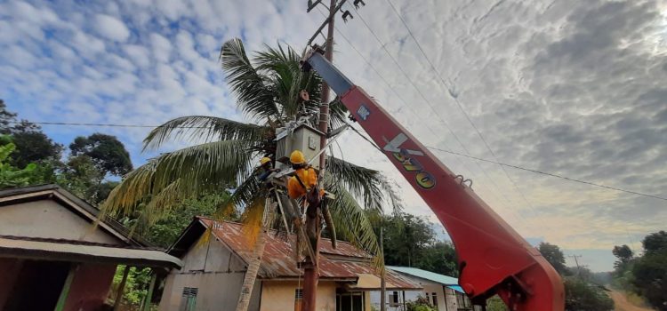 Momen HUT RI, Realisasi PMN ke PLN Merdekakan Listrik Bagi 953 Warga di 7 Desa Pelosok Bengkayang, Kalbar