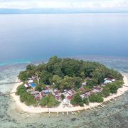 Pasang 118 Mikro PLTS, PLN Listriki Warga Tiga Pulau di Pangkep Dengan Energi Bersih