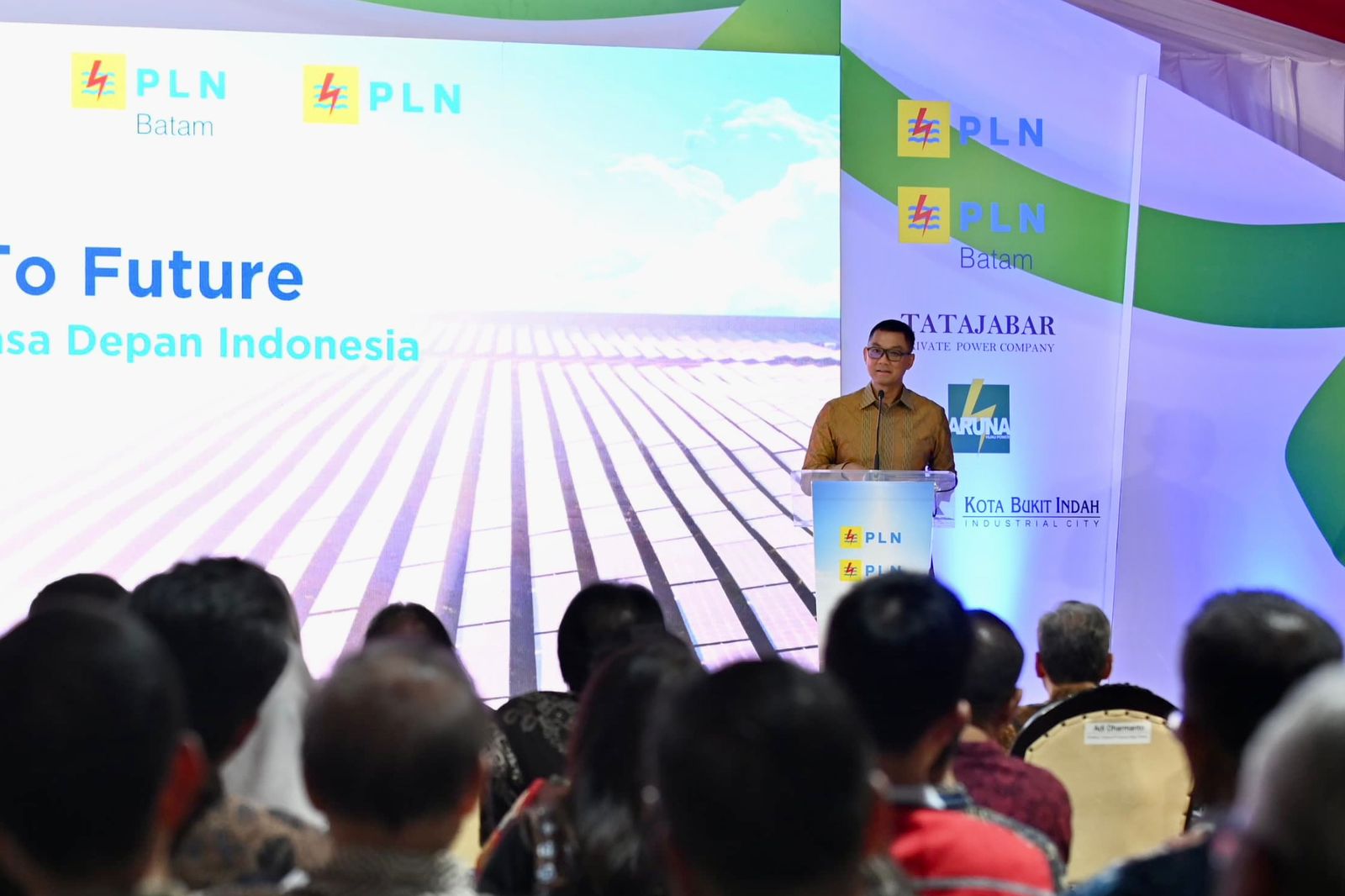 PLN-AHP Resmi Operasikan PLTS Ground-mounted 100 MWp di Kawasan Industri KBI Purwakarta
